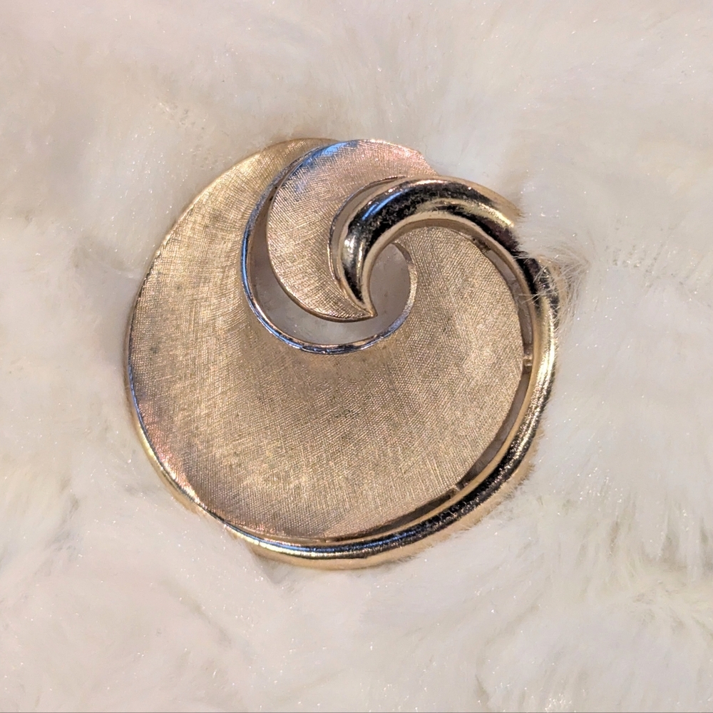 Vintage Trifari Swirl Brooch